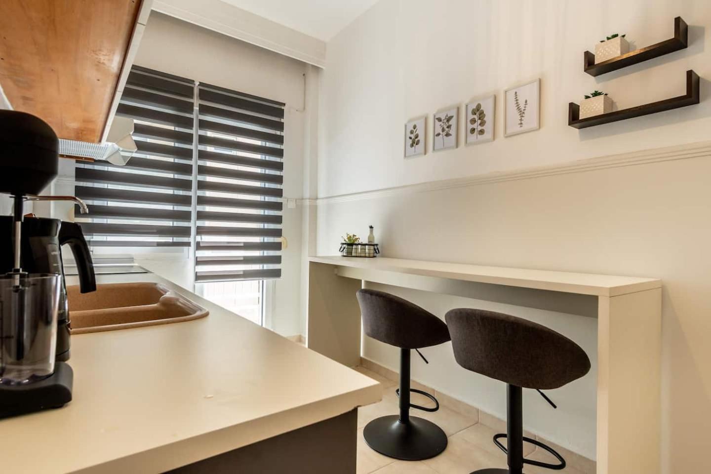 Eis Deluxe Apartment Alexandroupolis Buitenkant foto