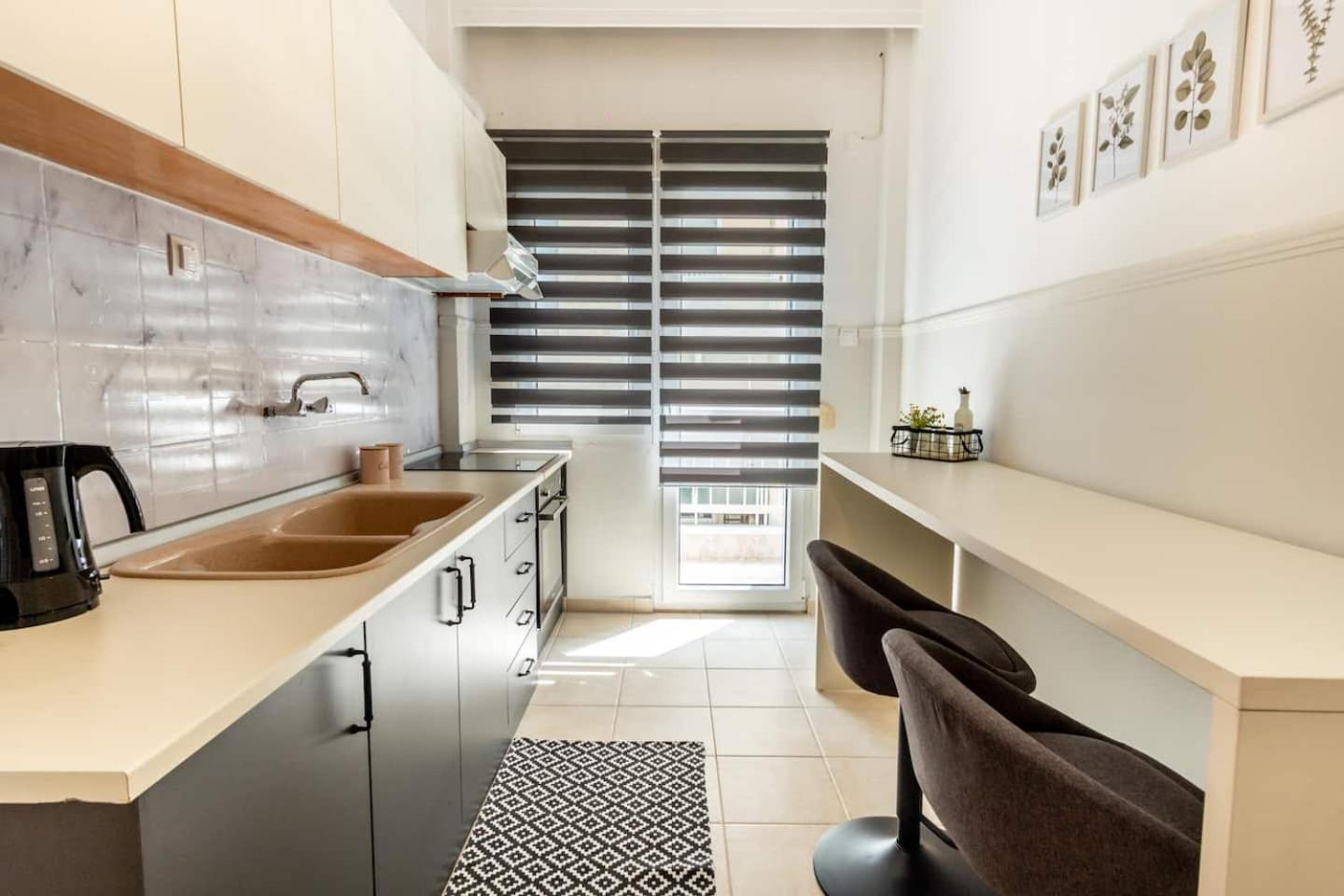 Eis Deluxe Apartment Alexandroupolis Buitenkant foto