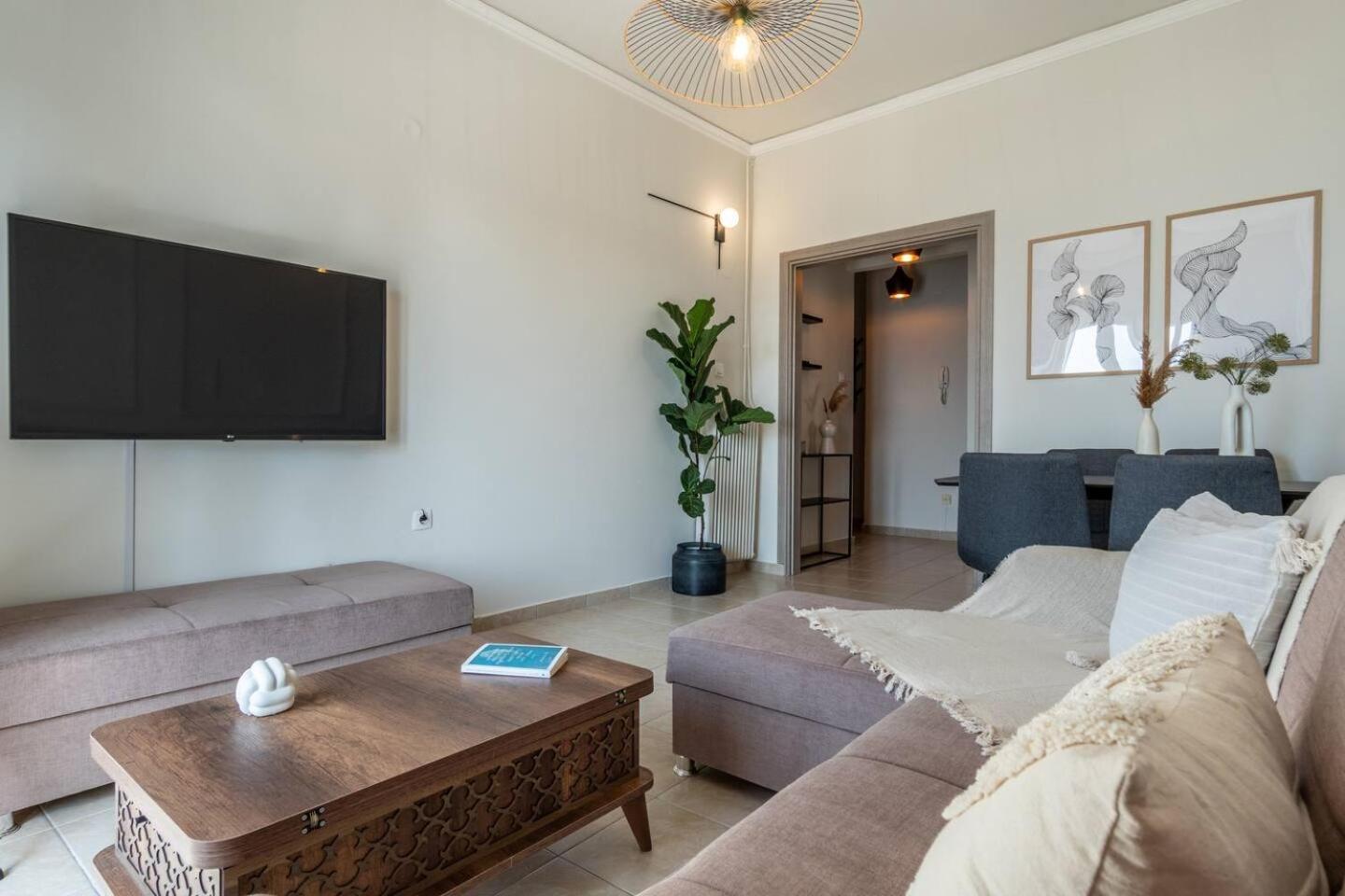 Eis Deluxe Apartment Alexandroupolis Buitenkant foto